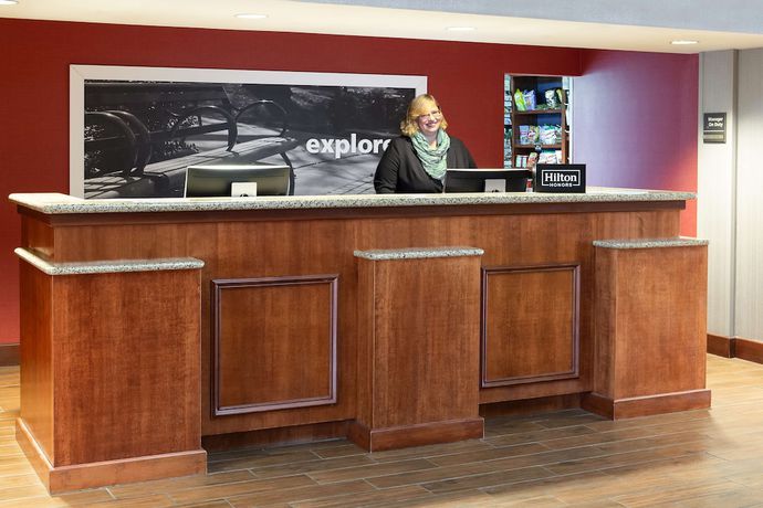 Imagen de los interiores del Hotel Hampton Inn Dubuque. Foto 16