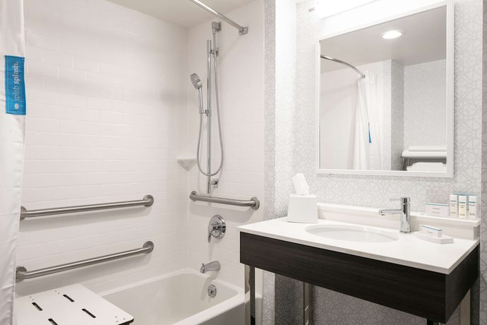 Imagen de la habitación del Hotel Hampton Inn Dubuque. Foto 15