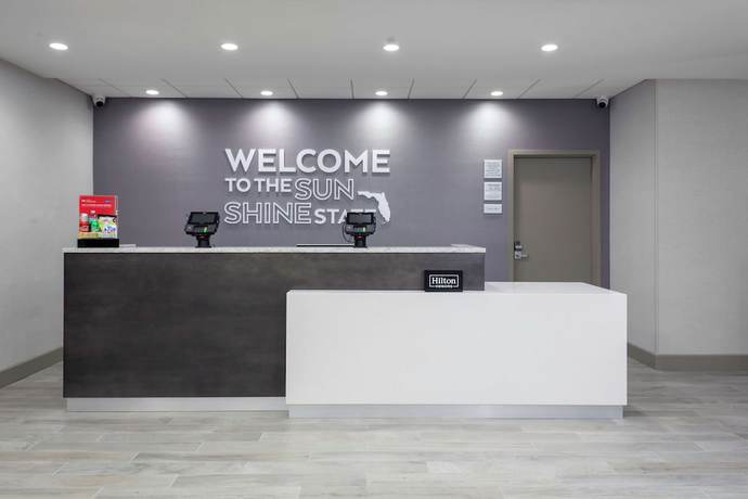 Imagen de los interiores del Hotel Hampton Inn Dunedin. Foto 15