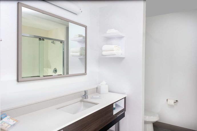 Imagen de la habitación del Hotel Hampton Inn Dunedin. Foto 7