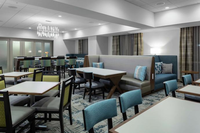 Imagen de los interiores del Hotel Hampton Inn Dunedin. Foto 18