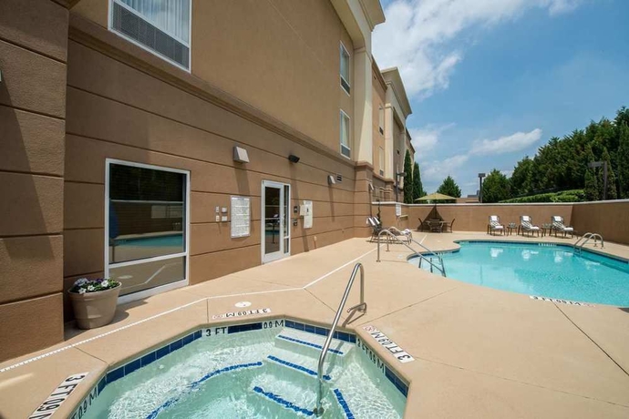 Imagen de la piscina del Hotel Hampton Inn Easley. Foto 11