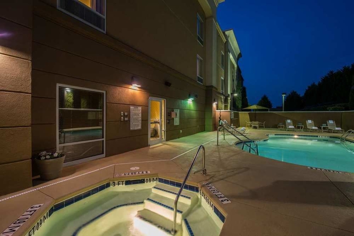 Imagen de la piscina del Hotel Hampton Inn Easley. Foto 12