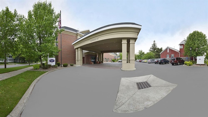 Imagen de los exteriores del Hotel Hampton Inn East Aurora. Foto 10