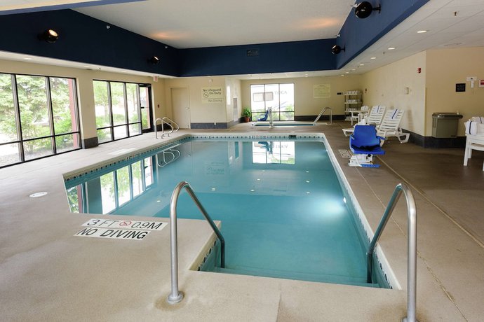 Imagen de la piscina del Hotel Hampton Inn Eau Claire. Foto 18