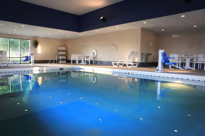 Imagen de la piscina del Hotel Hampton Inn Eau Claire. Foto 19