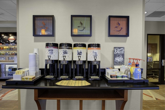 Imagen de los interiores del Hotel Hampton Inn Elkhorn Lake Geneva Area. Foto 16