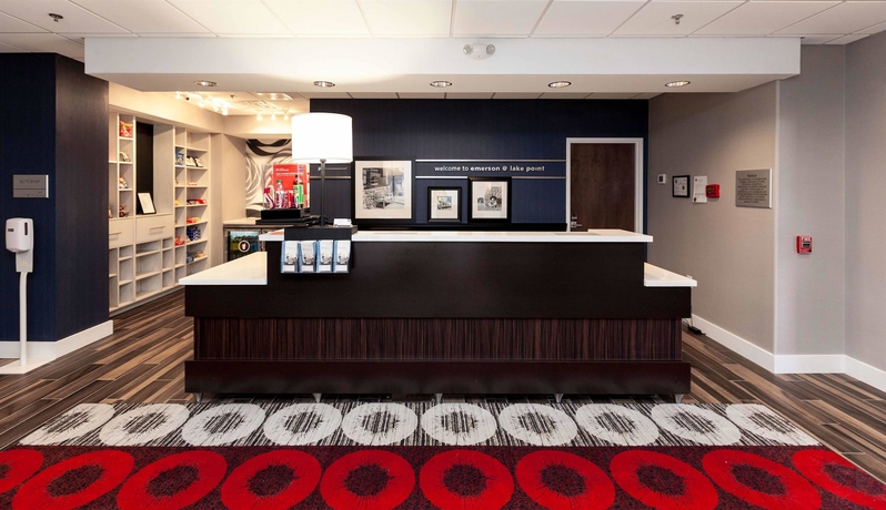Imagen de los interiores del Hotel Hampton Inn Emerson Lakepoint. Foto 8
