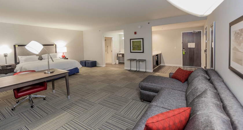 Imagen de la habitación del Hotel Hampton Inn Emerson Lakepoint. Foto 2