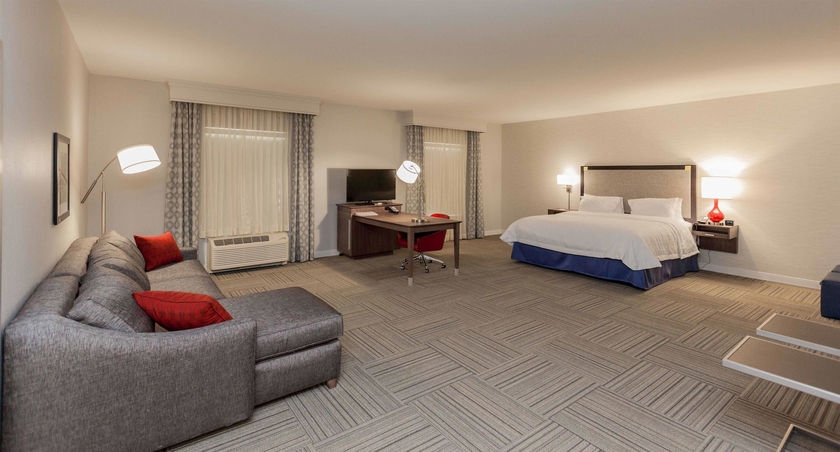 Imagen de la habitación del Hotel Hampton Inn Emerson Lakepoint. Foto 3