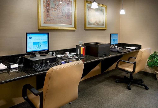 Imagen de los interiores del Hotel Hampton Inn Fairfax City. Foto 12