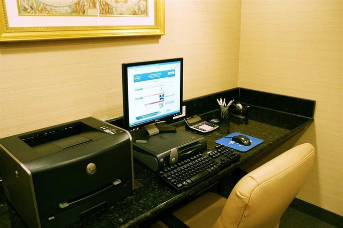 Imagen de los interiores del Hotel Hampton Inn Fairfax City. Foto 15