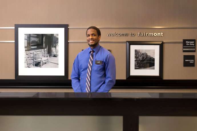 Imagen de los interiores del Hotel Hampton Inn Fairmont. Foto 14