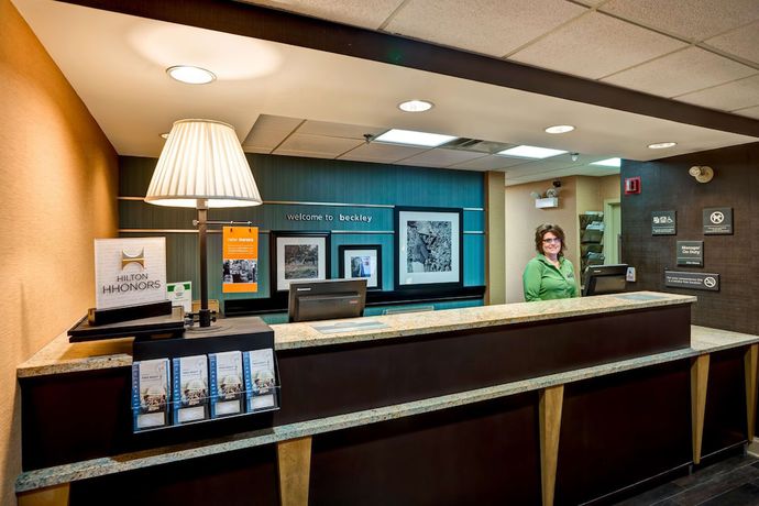 Imagen de los interiores del Hotel Hampton Inn Fairmont, Fairmont. Foto 13