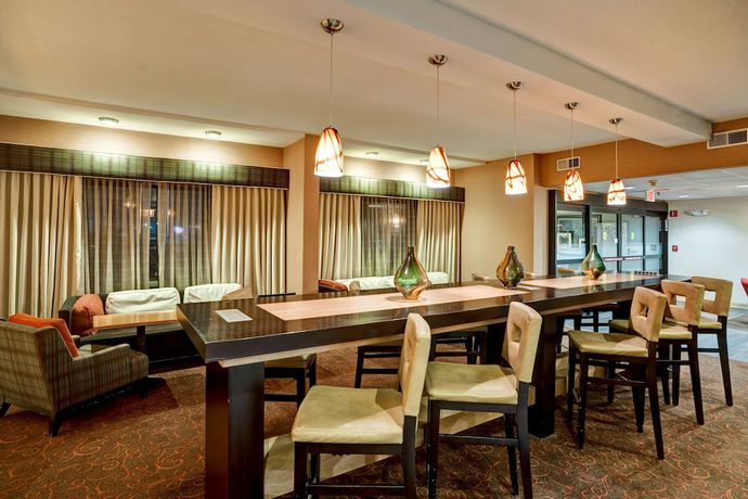 Imagen de los interiores del Hotel Hampton Inn Fairmont, Fairmont. Foto 15