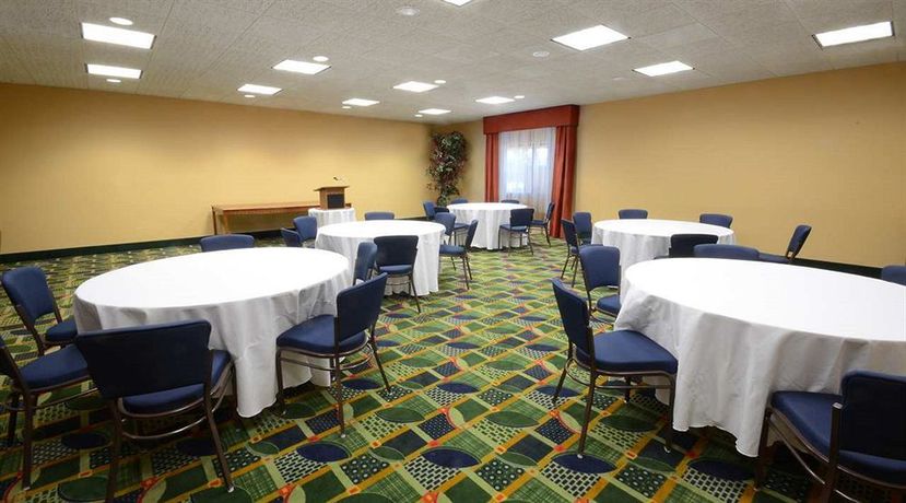 Imagen del bar/restaurante del Hotel Hampton Inn Fayetteville Fort Liberty. Foto 2