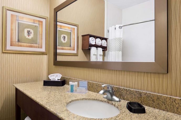 Imagen de la habitación del Hotel Hampton Inn Findlay. Foto 6