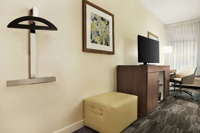 Imagen de la habitación del Hotel Hampton Inn Findlay. Foto 11