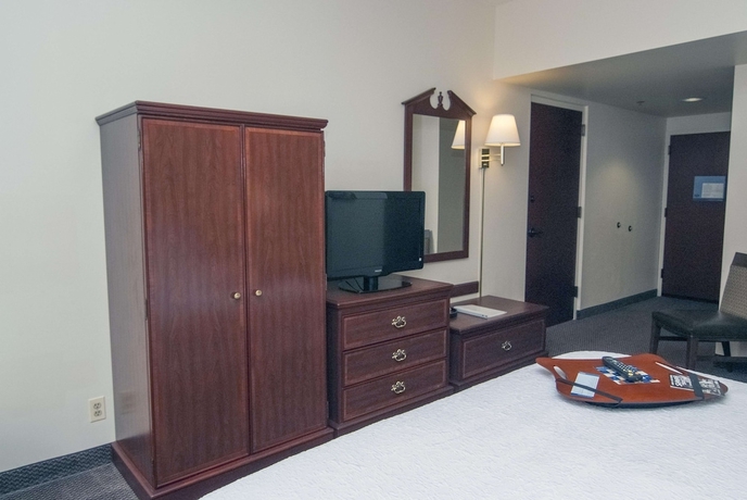 Imagen de la habitación del Hotel Hampton Inn Flemington. Foto 11
