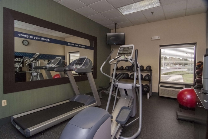Imagen de los interiores del Hotel Hampton Inn Flemington. Foto 17