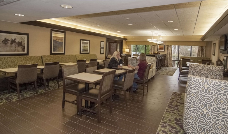 Imagen del bar/restaurante del Hotel Hampton Inn Flemington. Foto 4