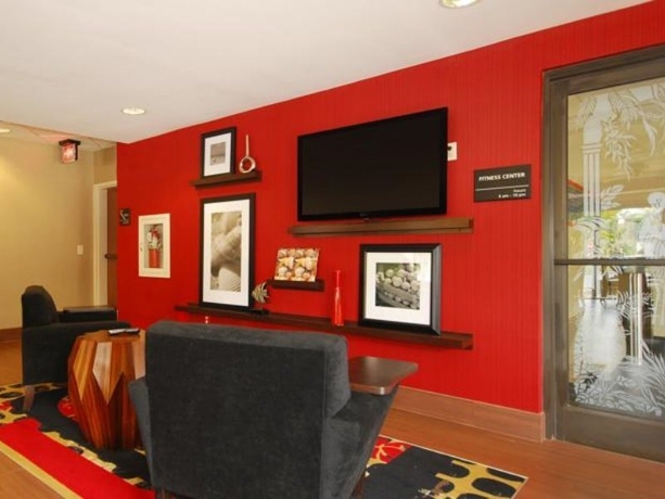 Imagen general del Hotel Hampton Inn Fort Myers Airport. Foto 14