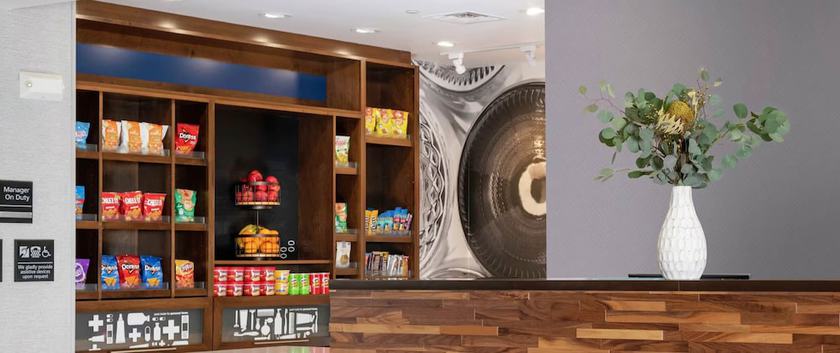 Imagen de los interiores del Hotel Hampton Inn Fort Myers Downtown. Foto 11