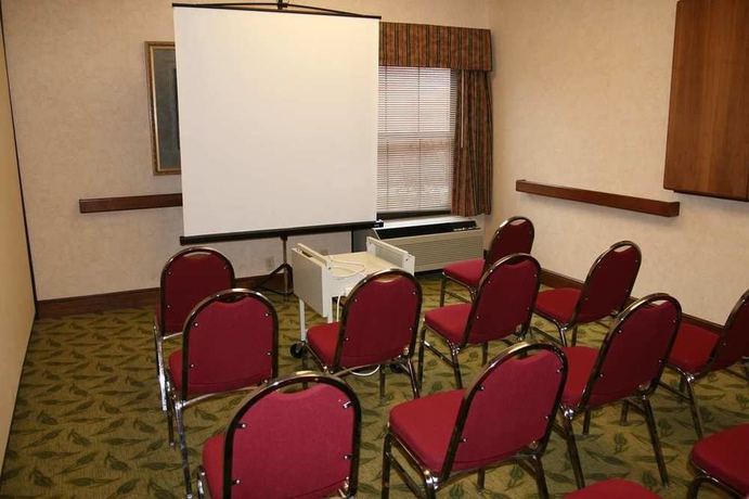 Imagen de los interiores del Hotel Hampton Inn Franklin/milford. Foto 8