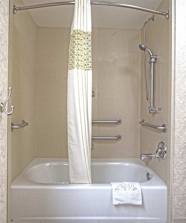 Imagen de la habitación del Hotel Hampton Inn Fremont. Foto 3