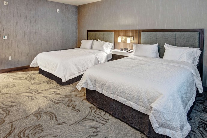 Imagen de la habitación del Hotel Hampton Inn Fresno Airport. Foto 6