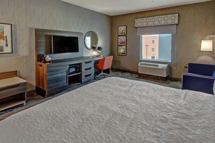 Imagen de la habitación del Hotel Hampton Inn Fresno Airport. Foto 11