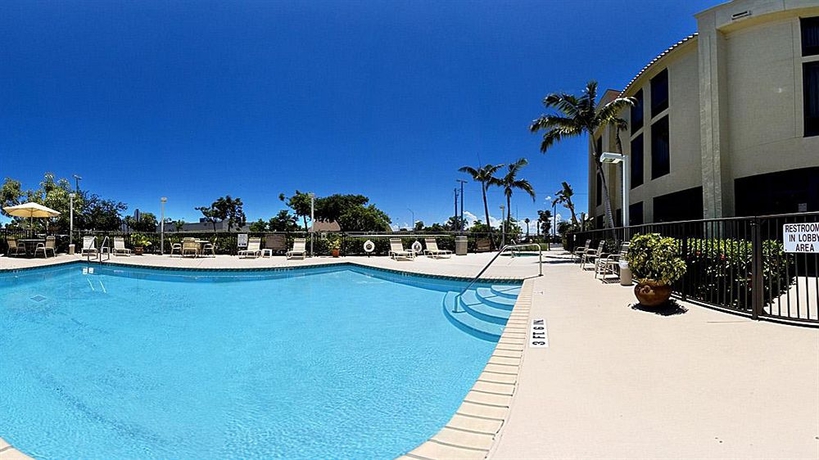 Imagen de la piscina del Hotel Hampton Inn Ft. Lauderdale-commercial Blvd.. Foto 16