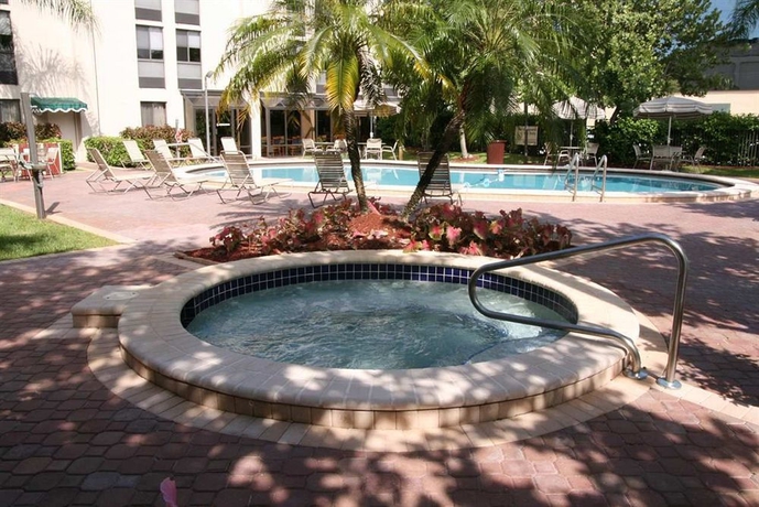 Imagen de los exteriores del Hotel Hampton Inn Ft. Lauderdale-cypress Creek. Foto 4