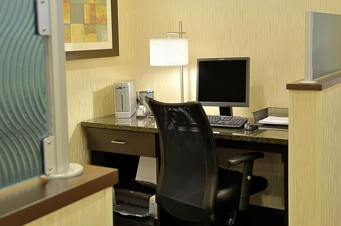 Imagen de los interiores del Hotel Hampton Inn Ft. Walton Beach. Foto 12