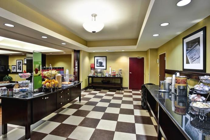 Imagen general del Hotel Hampton Inn Ft. Wayne/dupont Road. Foto 7