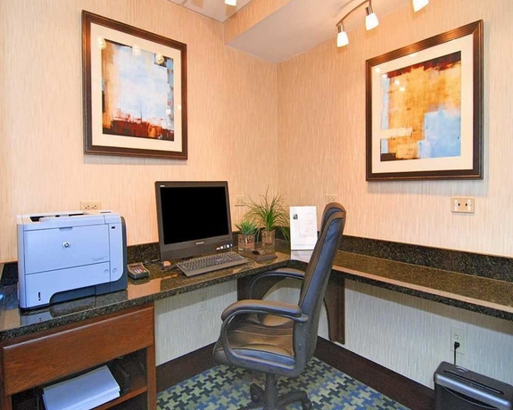 Imagen de los interiores del Hotel Hampton Inn Gainesville. Foto 15