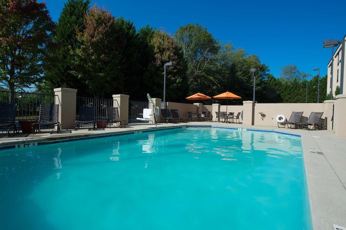 Imagen de la piscina del Hotel Hampton Inn Gainesville, Gainesville. Foto 19
