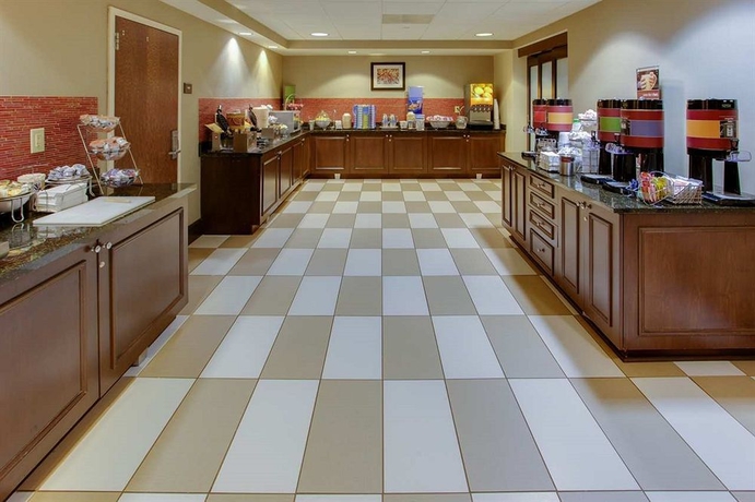 Imagen del bar/restaurante del Hotel Hampton Inn Garden City, Garden City. Foto 3