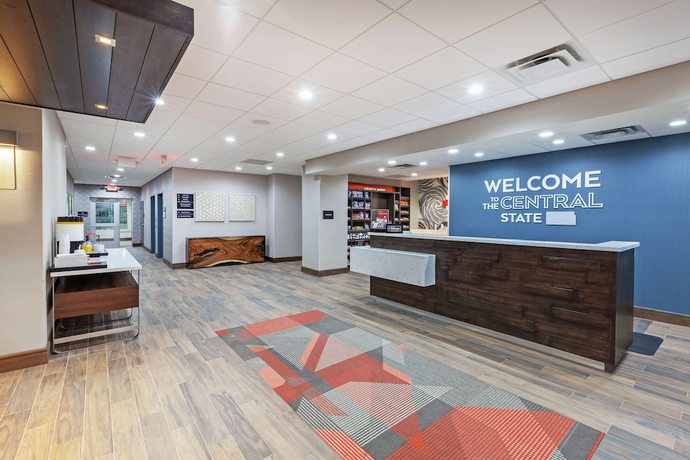 Imagen de los interiores del Hotel Hampton Inn Gardner Conference Center. Foto 18