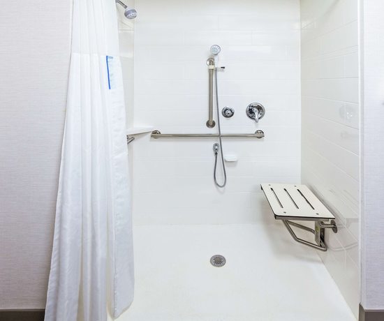 Imagen de la habitación del Hotel Hampton Inn Gardner Conference Center. Foto 16