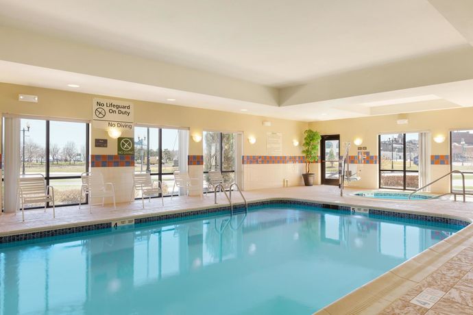 Imagen de la piscina del Hotel Hampton Inn Geneva. Foto 6
