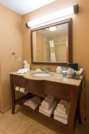 Imagen de la habitación del Hotel Hampton Inn Goshen. Foto 5