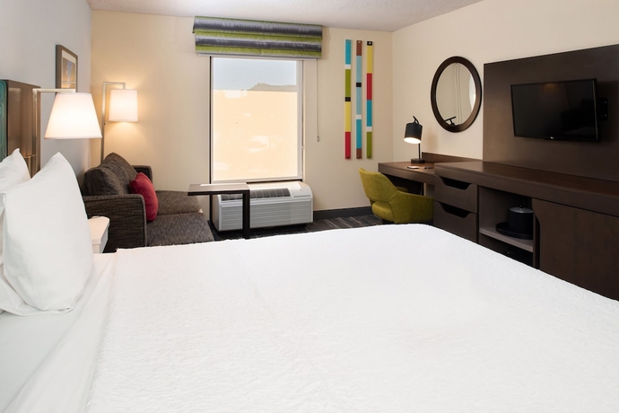 Imagen de la habitación del Hotel Hampton Inn Greensboro-airport. Foto 11