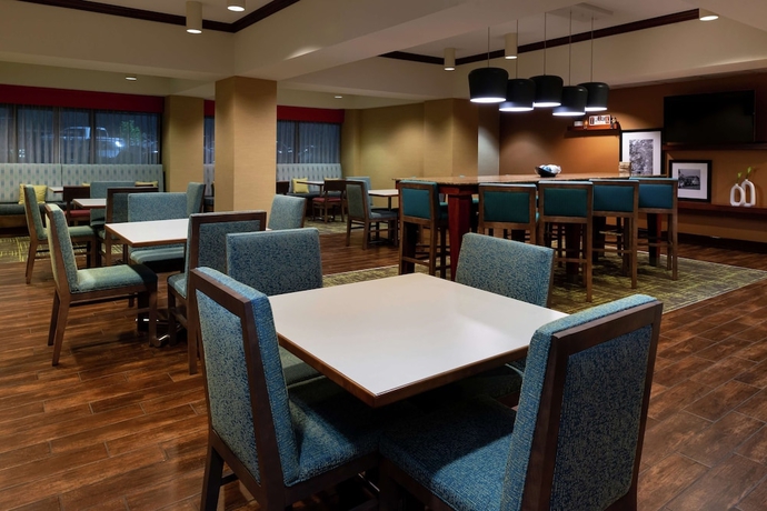 Imagen de los interiores del Hotel Hampton Inn Greensboro-airport. Foto 16