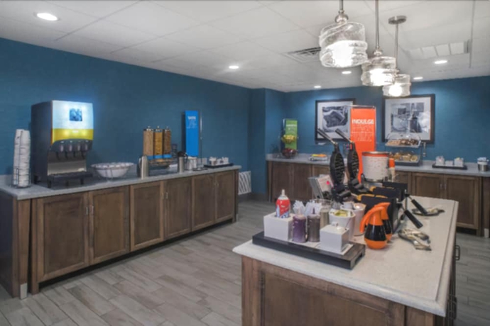 Imagen del bar/restaurante del Hotel Hampton Inn Gulf Shores. Foto 3