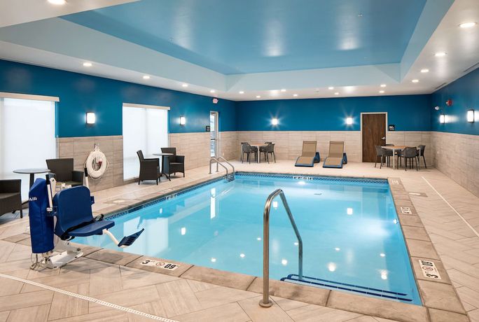 Imagen de la piscina del Hotel Hampton Inn Hastings. Foto 16