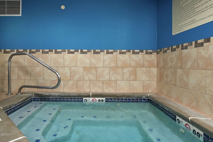 Imagen de la piscina del Hotel Hampton Inn Helena. Foto 19
