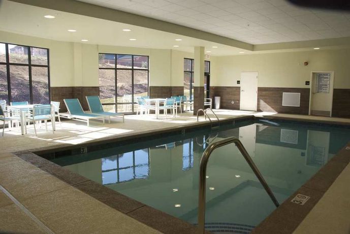 Imagen de la piscina del Hotel Hampton Inn Hickory. Foto 16