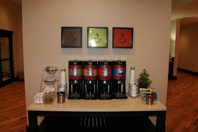 Imagen del bar/restaurante del Hotel Hampton Inn Hickory. Foto 2