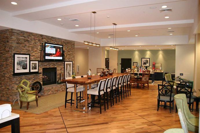 Imagen del bar/restaurante del Hotel Hampton Inn Hickory. Foto 4